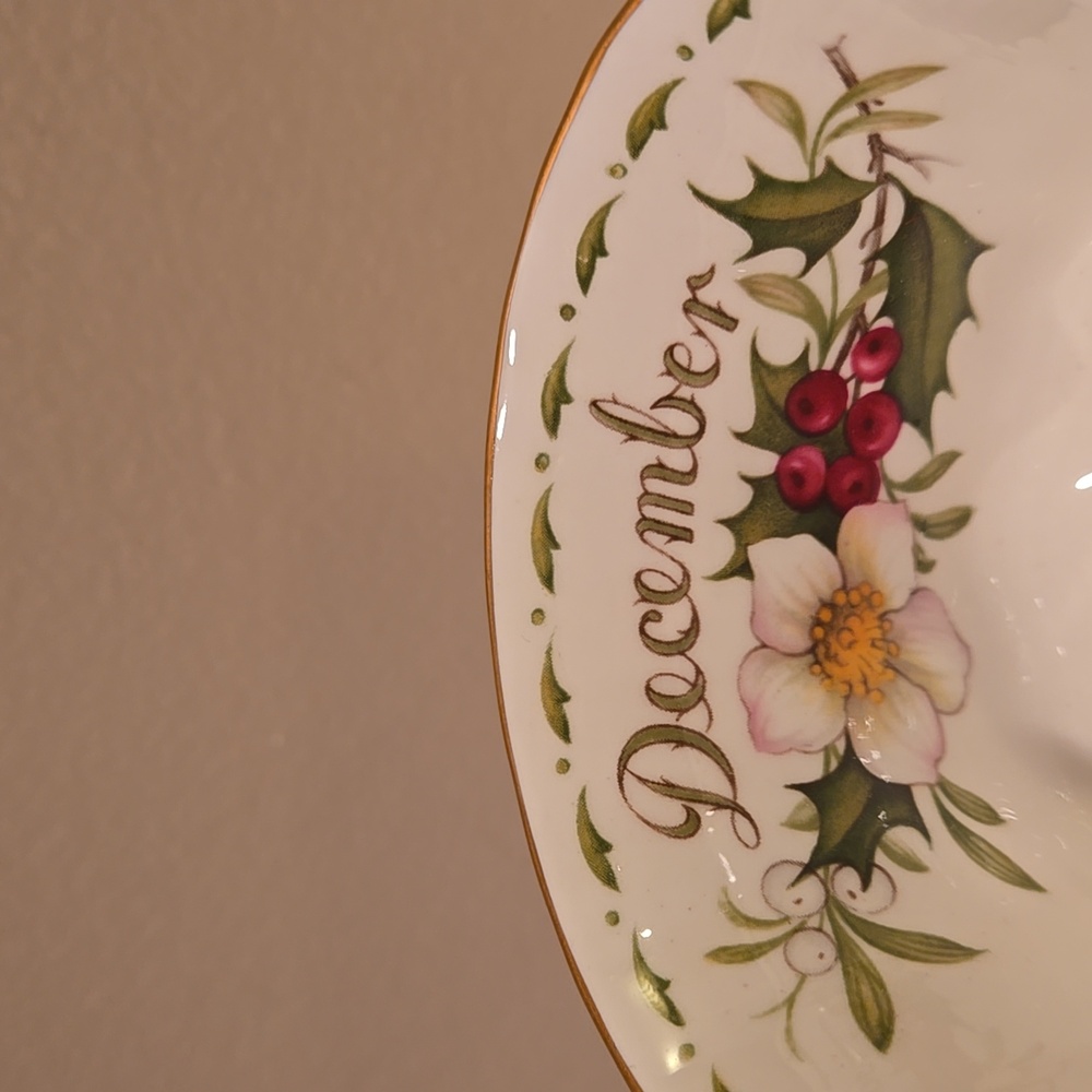 Royal Albert December Cup & Saucer - Picture 6 of 16